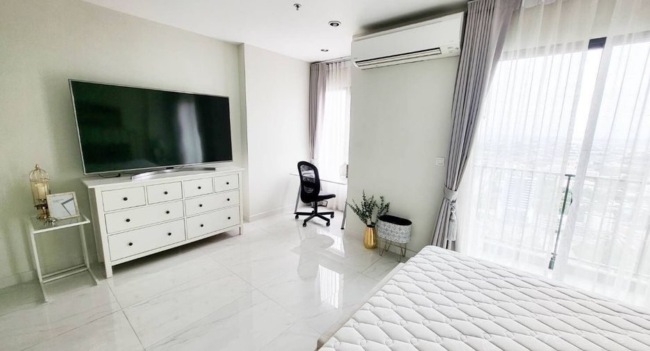 For sale 3 bedrooms condo in Watthana, Bangkok