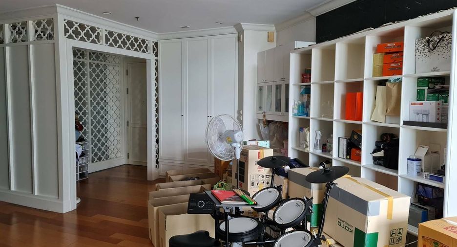 For sale 4 bedrooms condo in Bang Kho Laem, Bangkok