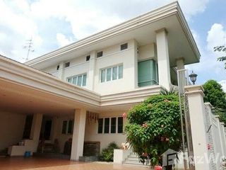 For sale 5 bedrooms house in Wang Thonglang, Bangkok