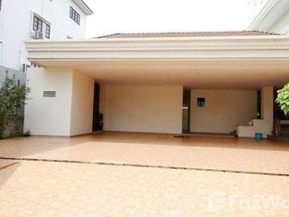 For sale 5 bedrooms house in Wang Thonglang, Bangkok