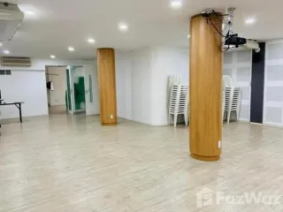 For rent and for sale retail Space in Khlong Toei, Bangkok
