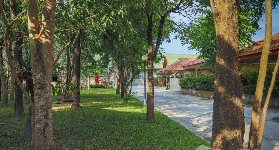 For sale 36 bedrooms villa in Mueang Phuket, Phuket