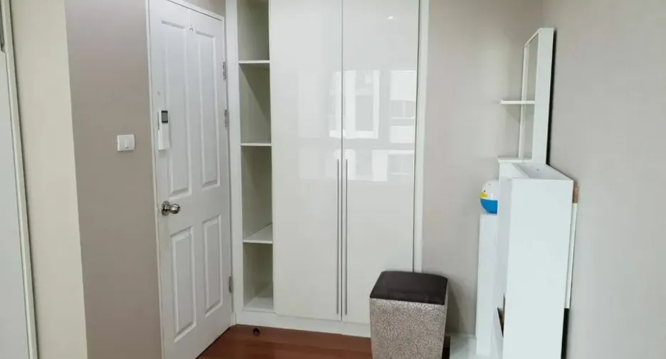 For sale 2 ベッドルーム condo in Huai Khwang, Bangkok