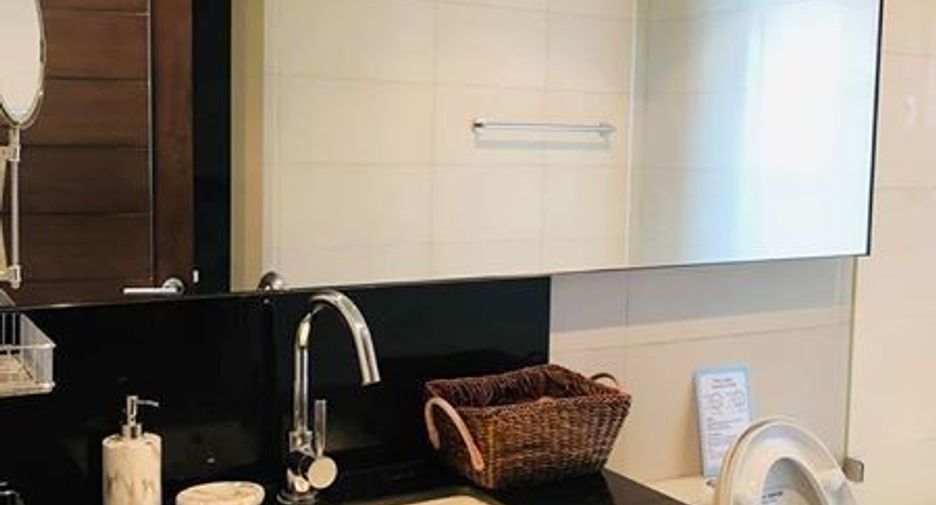 For rent and for sale 1 bed condo in Watthana, Bangkok