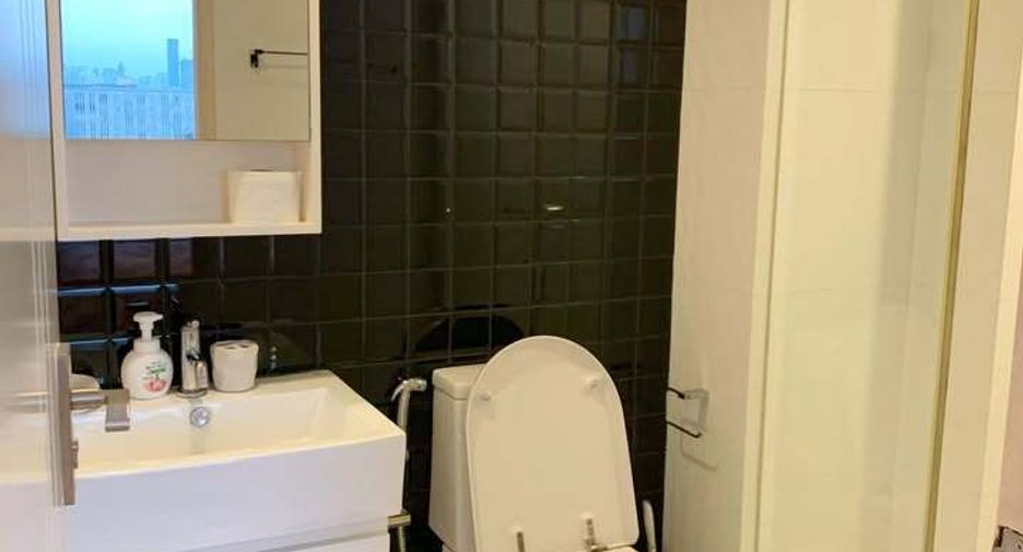 For sale 1 bed condo in Phra Khanong, Bangkok