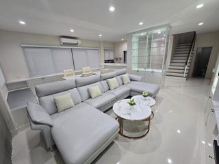 À vendre 3 chambres maison à Saphan Sung, Bangkok