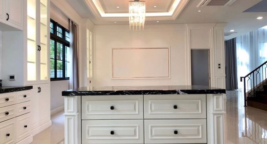 For sale 5 bedrooms house in Prawet, Bangkok