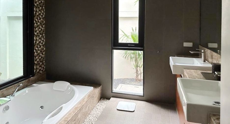 For rent 4 bedrooms villa in Thalang, Phuket