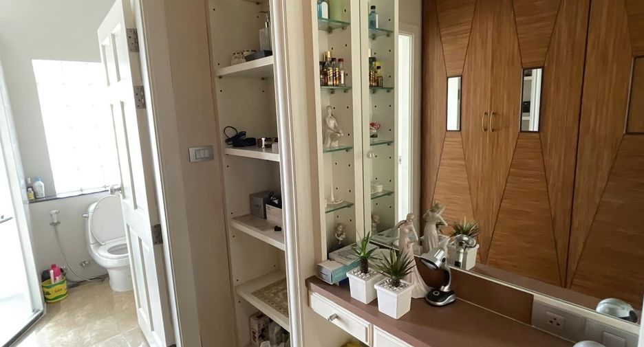 Casa en venta de 4 habitaciones en Chom Thong, Bangkok