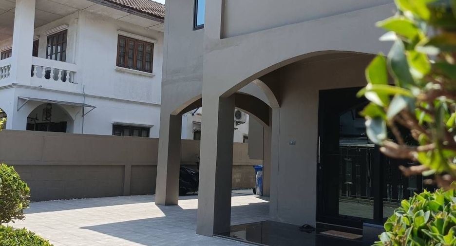 For sale 3 bedrooms house in Bang Khae, Bangkok