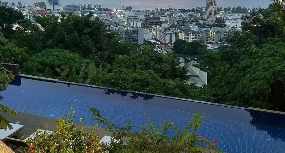 Villa en alquiler de 5 habitaciones en Kathu, Phuket