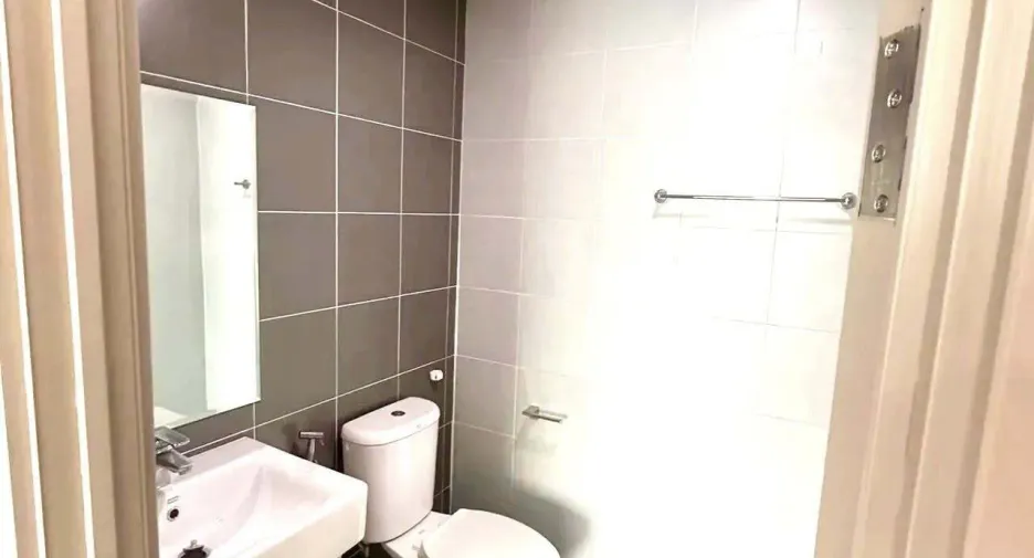 For rent 1 bed condo in Khlong Luang, Pathum Thani