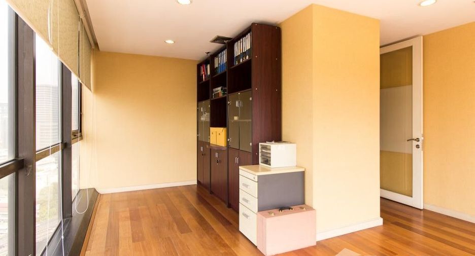 Oficina en venta en Bang Rak, Bangkok