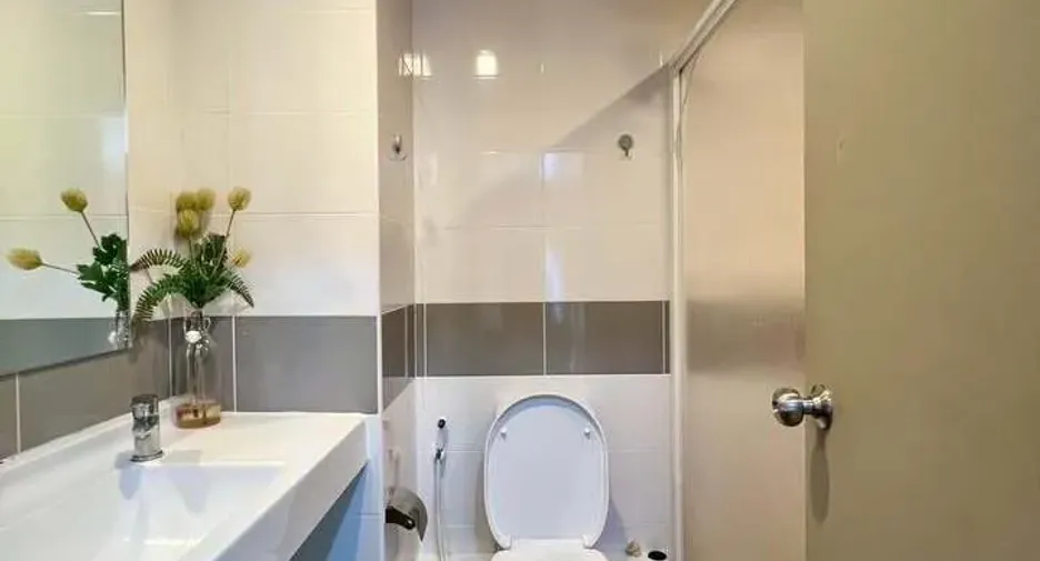 Аренда и продажа 1 кровать кондо в Mueang Nonthaburi, Нонтабури