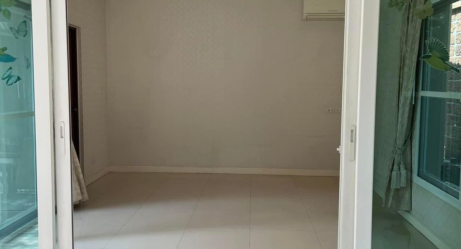 For sale 4 bedrooms house in Bang Khae, Bangkok