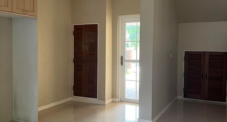 For sale 4 bedrooms house in Bang Khae, Bangkok