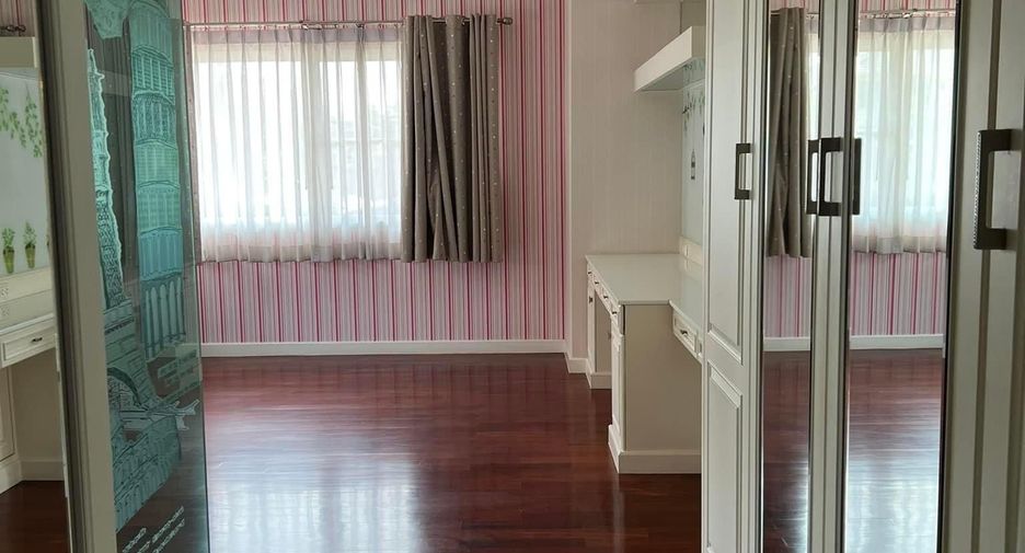 For sale 4 bedrooms house in Bang Khae, Bangkok