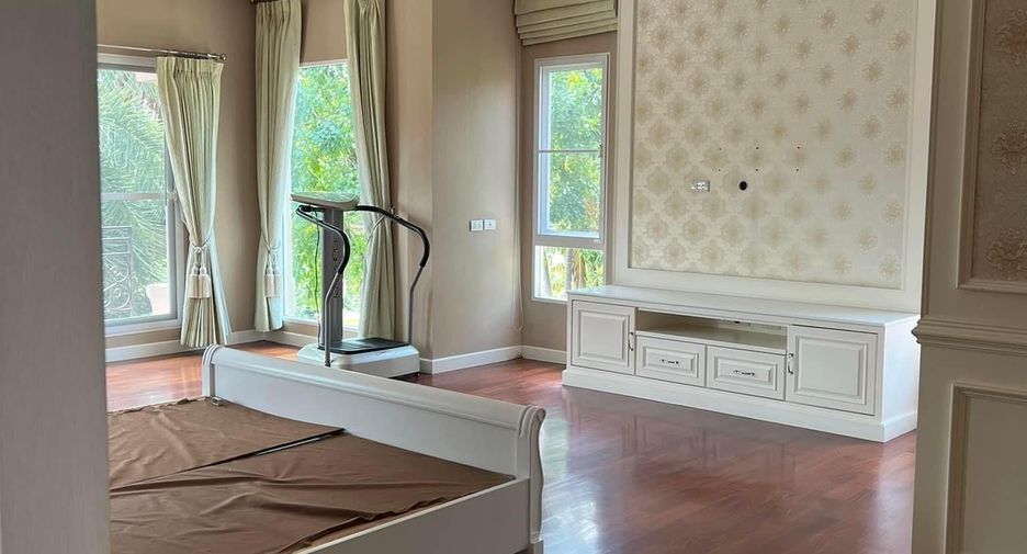 For sale 4 bedrooms house in Bang Khae, Bangkok