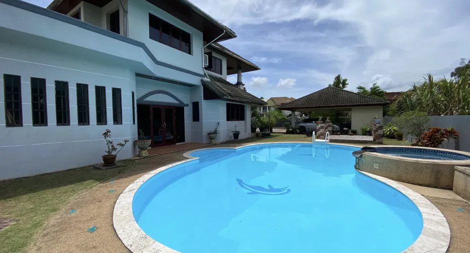 Villa en venta de 5 habitaciones en Kathu, Phuket