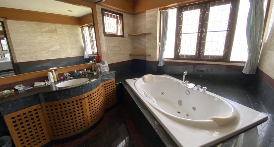 Villa en venta de 5 habitaciones en Kathu, Phuket
