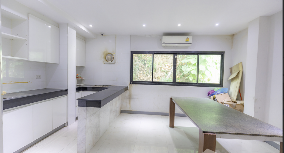 For sale 8 bedrooms retail Space in Kathu, Phuket