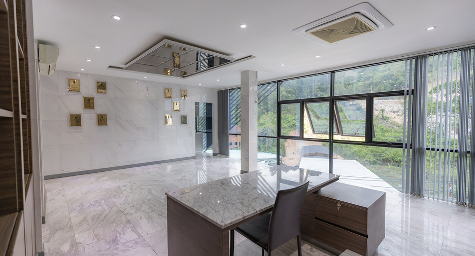 For sale 8 bedrooms retail Space in Kathu, Phuket