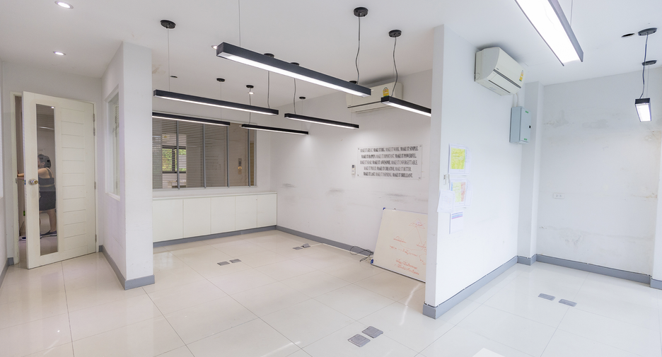 For sale 8 bedrooms retail Space in Kathu, Phuket