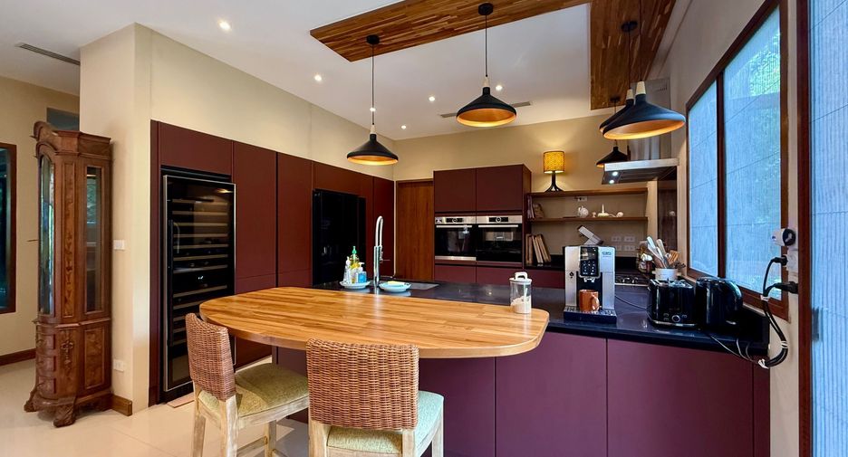 Villa zum Kauf und zur Miete mit 4 Zimmer in Thalang, Phuket