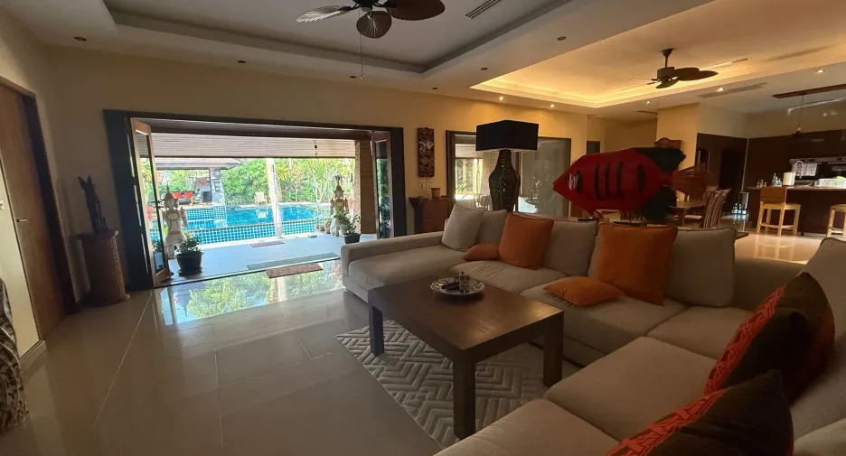 Villa zum Kauf und zur Miete mit 4 Zimmer in Thalang, Phuket