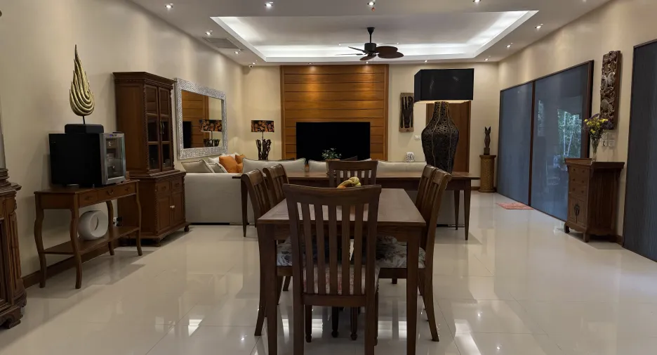 Villa zum Kauf und zur Miete mit 4 Zimmer in Thalang, Phuket