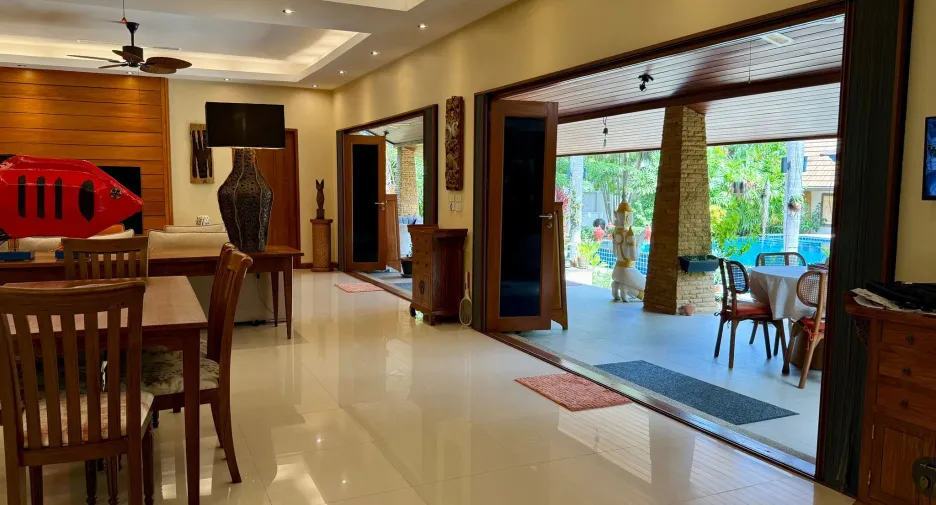 Villa zum Kauf und zur Miete mit 4 Zimmer in Thalang, Phuket