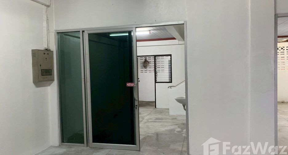 Продажа 5 спальни таунхаус в Sam Phran, Накхонпатхом