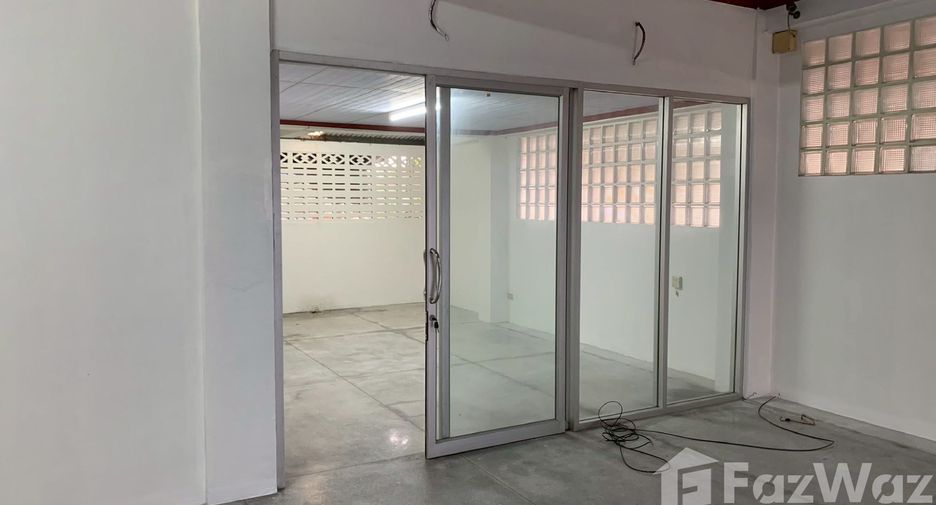 Продажа 5 спальни таунхаус в Sam Phran, Накхонпатхом