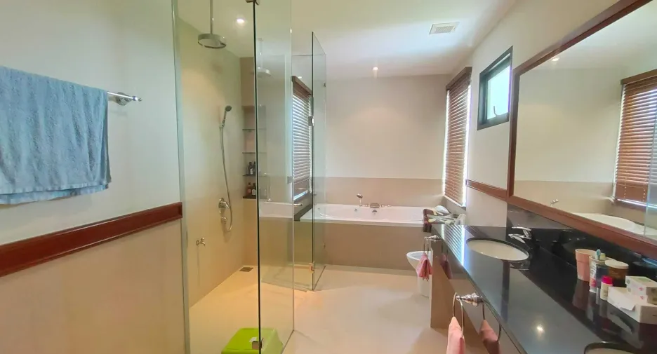 For rent 4 bedrooms villa in Thalang, Phuket