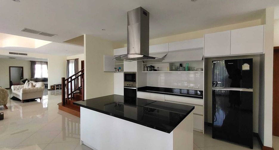 For rent 4 bedrooms villa in Thalang, Phuket