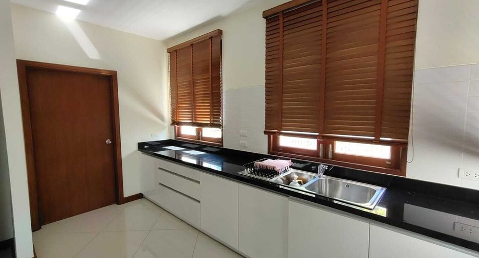 For rent 4 bedrooms villa in Thalang, Phuket