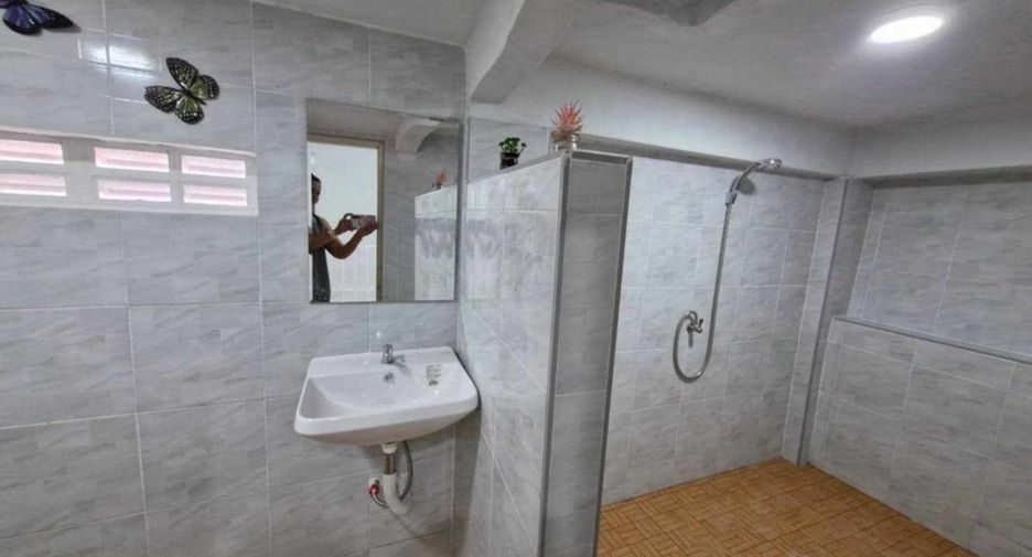 Casa adosada en venta de 3 habitaciones en Hat Yai, Songkhla