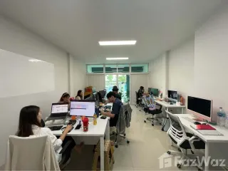 出租 4 卧室 联排别墅 在 Mueang Nonthaburi, Nonthaburi