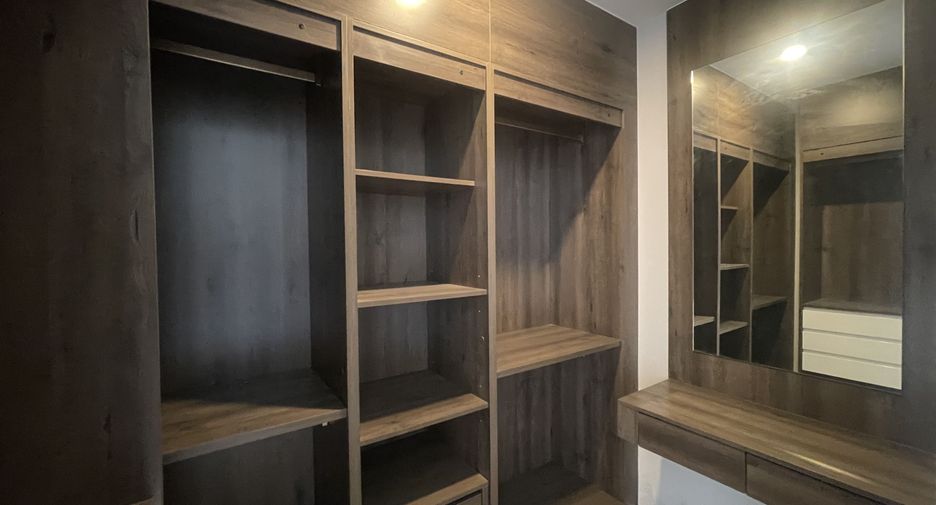 For sale 3 bedrooms condo in Phaya Thai, Bangkok