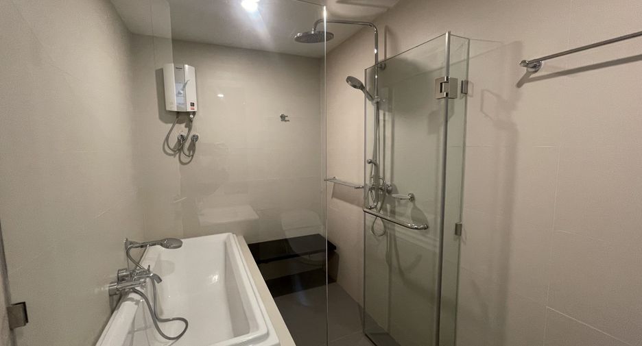 For sale 3 bedrooms condo in Phaya Thai, Bangkok
