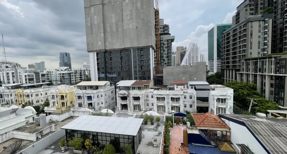 For sale 3 bedrooms condo in Phaya Thai, Bangkok