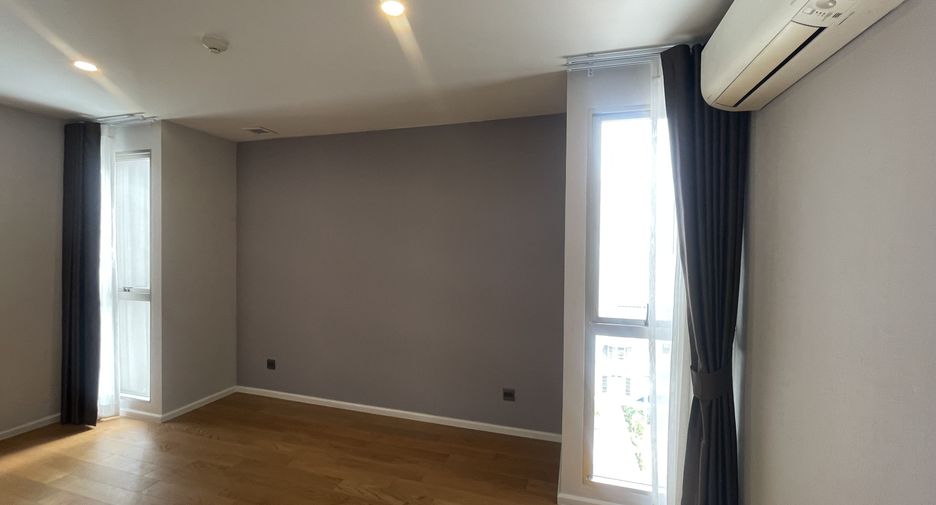 For sale 3 bedrooms condo in Phaya Thai, Bangkok