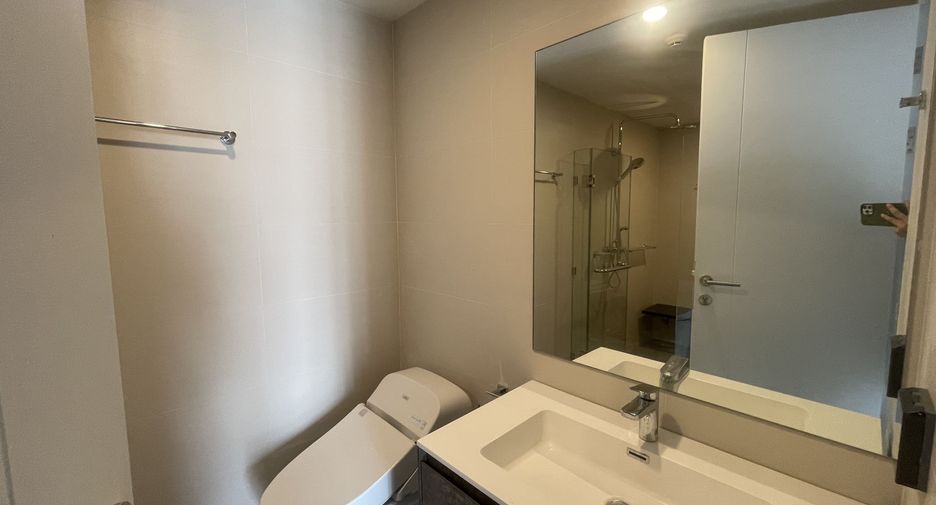 For sale 3 bedrooms condo in Phaya Thai, Bangkok