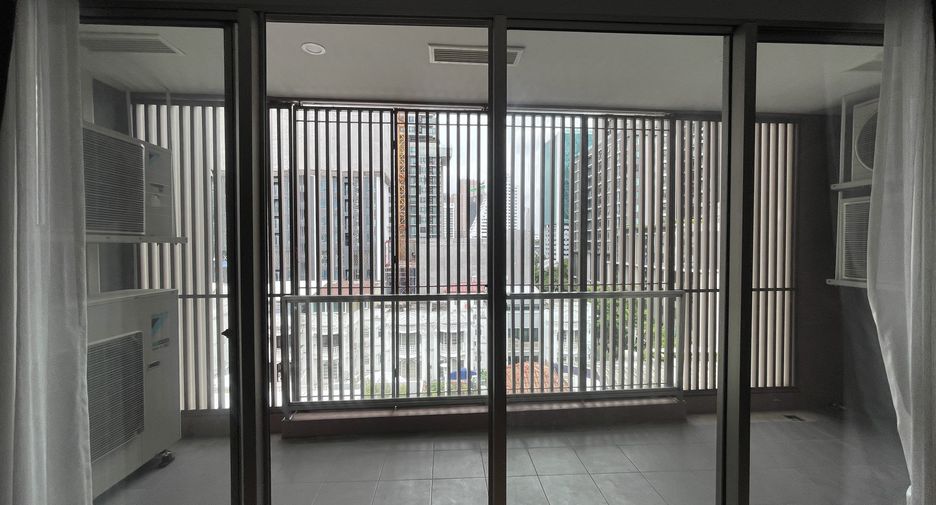 For sale 3 bedrooms condo in Phaya Thai, Bangkok