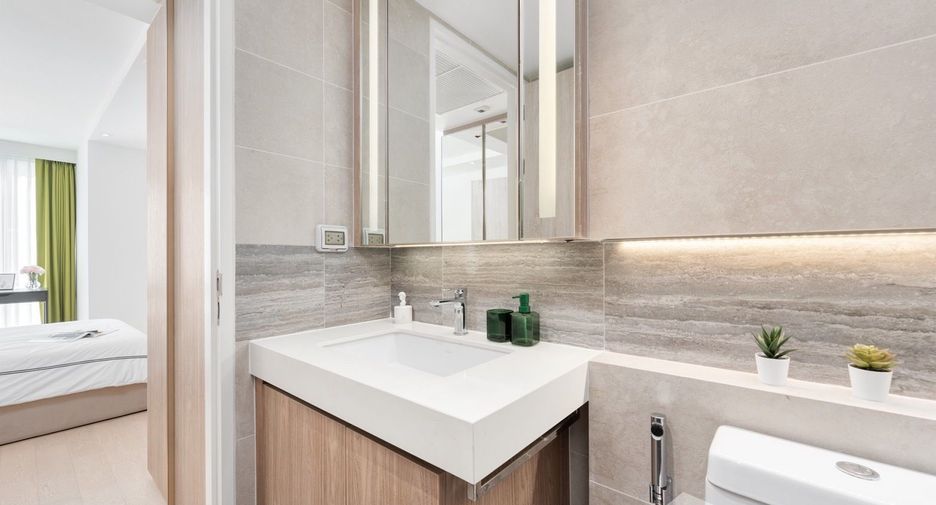 For sale 1 bed condo in Khlong Toei, Bangkok