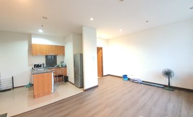 Продажа 1 кровать кондо в Кхлонг Сан, Бангкок