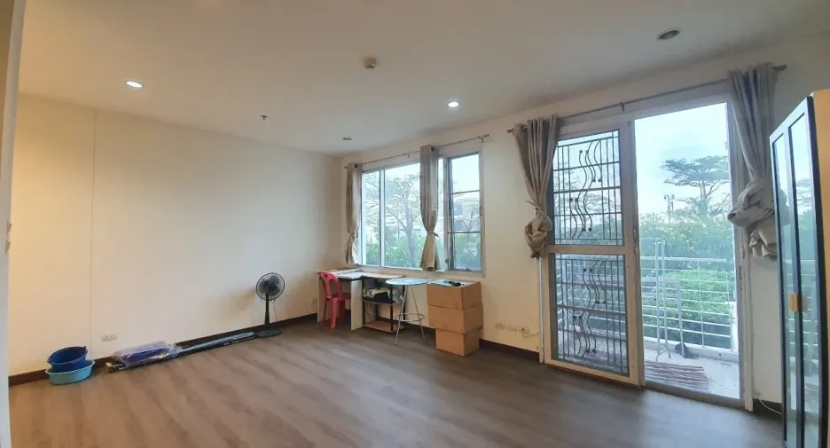 For sale 1 Beds condo in Khlong San, Bangkok