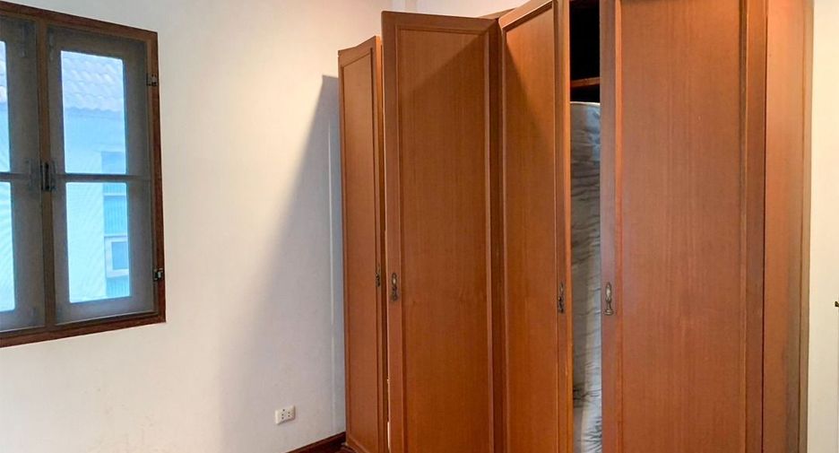 Casa en venta de 3 habitaciones en Thung Khru, Bangkok