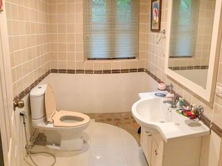 Haus zum Kauf mit 3 Zimmer in Thung Khru, Bangkok
