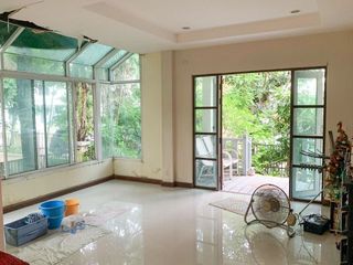 Haus zum Kauf mit 3 Zimmer in Thung Khru, Bangkok